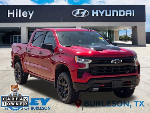 Used 2024 Chevrolet Silverado 1500 LT Trail Boss w/ Convenience Package II AWD/4WD image 2