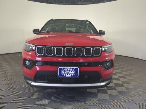 Used 2024 Jeep Compass Limited image 10