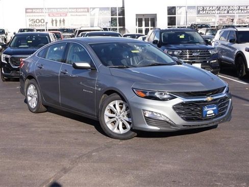 Used 2024 Chevrolet Malibu LT image 2