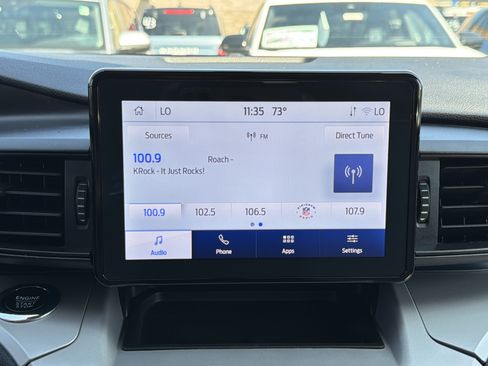 Used 2023 Ford Explorer XLT AWD/4WD image 19