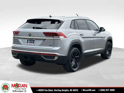 Used 2023 Volkswagen Atlas Cross Sport SE w/ Panoramic Sunroof Package AWD/4WD image 4