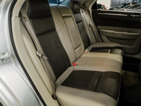 Used 2008 Chrysler 300 Touring image 37