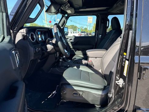 New 2027 Jeep Wrangler Unlimited Sahara AWD/4WD image 17
