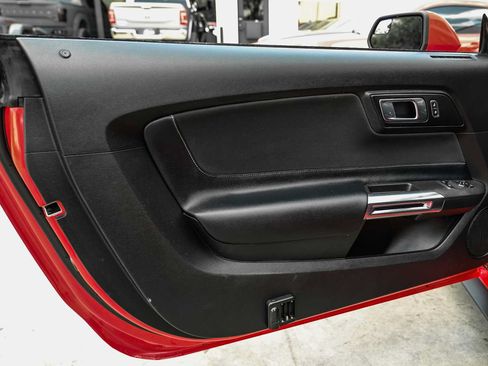 Used 2020 Ford Mustang Coupe RWD image 34