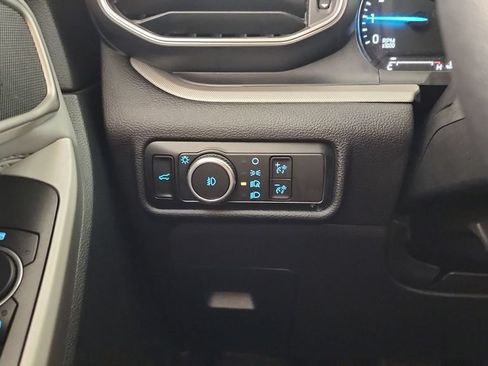 Used 2024 Ford Explorer XLT w/ Equipment Group 202A AWD/4WD image 25