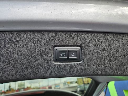 Used 2017 Audi Q7 3.0T Premium Plus w/ Premium Plus Package image 11