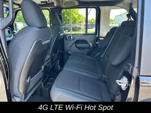 Used 2024 Jeep Wrangler Unlimited Rubicon 4xe w/ Technology Group AWD/4WD image 33
