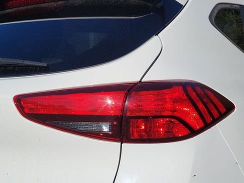 Used 2019 Hyundai Tucson SE image 17