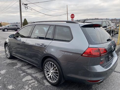 Used 2017 Volkswagen Golf S image 7