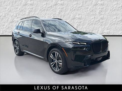 Used 2024 BMW X7 xDrive40i w/ M Sport Package AWD/4WD image 1