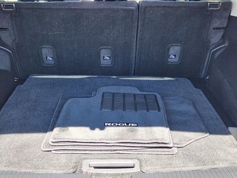 Used 2023 Nissan Rogue SV image 24