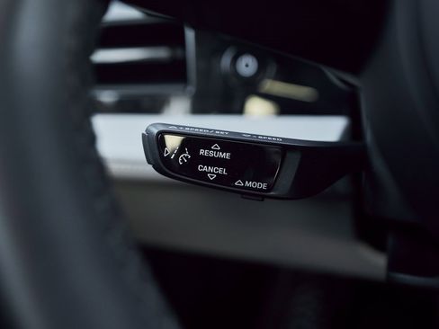 Used 2023 Porsche Taycan 4S w/ Premium Package image 54