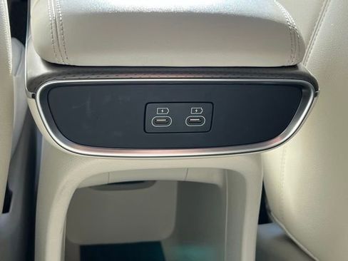 Used 2023 Genesis GV60 Advanced image 18