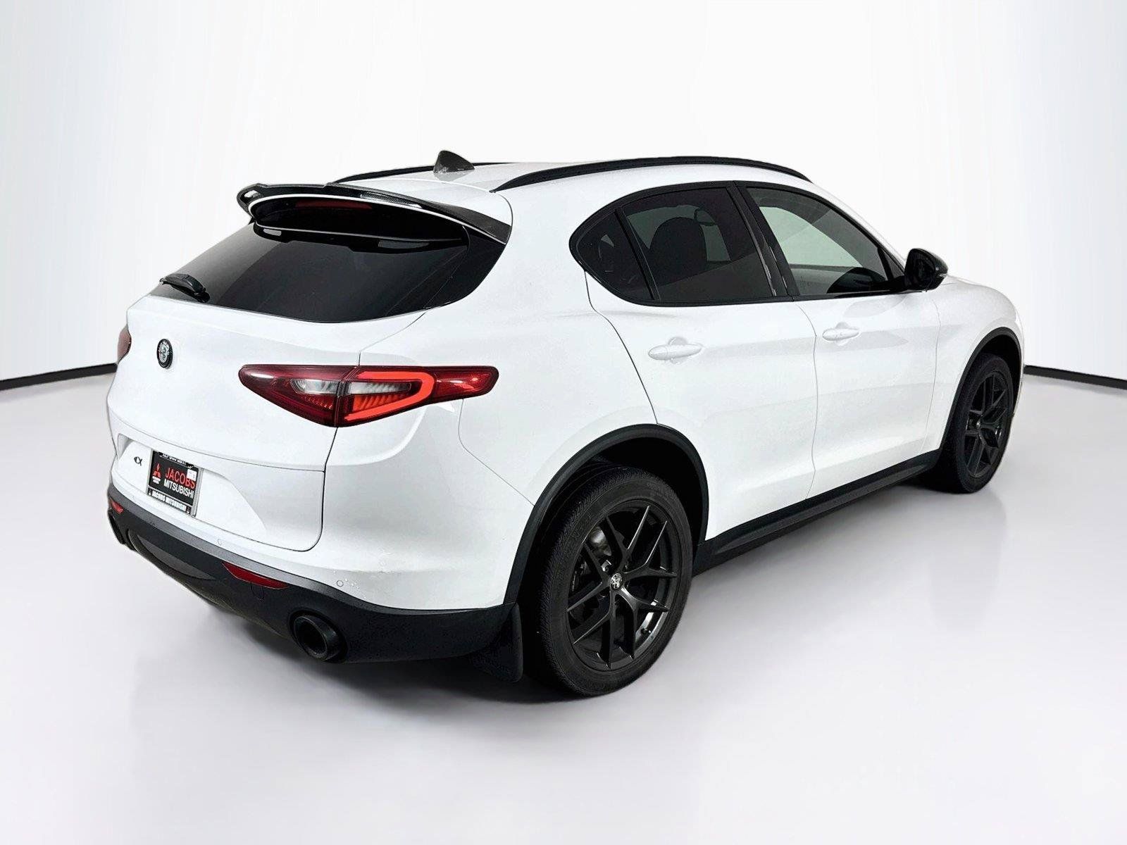Used 2019 Alfa Romeo Stelvio Ti Sport w/ Quick Order Package 22S Sport AWD/4WD image 5