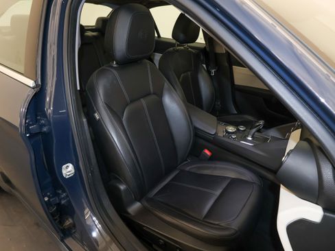 Used 2019 Alfa Romeo Giulia Ti AWD/4WD image 48