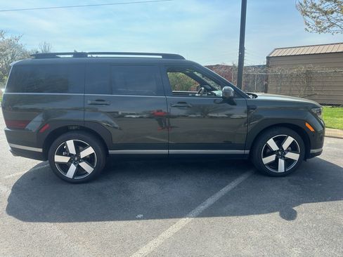 Used 2024 Hyundai Santa Fe Limited image 2