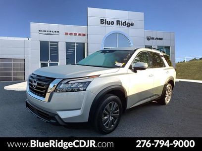 Used 2025 Nissan Pathfinder SV