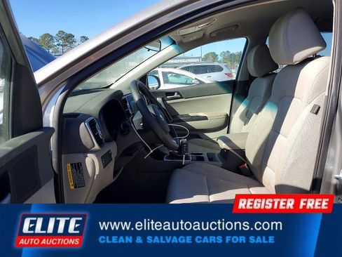 Used 2019 Kia Sportage LX image 13