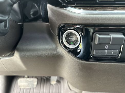 Used 2025 GMC Sierra 2500 SLE w/ SLE Value Package; AWD/4WD image 17