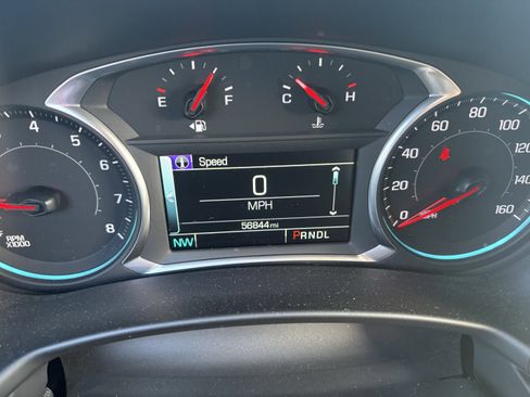 Used 2018 Chevrolet Equinox Premier image 11