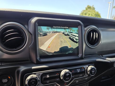 Certified 2023 Jeep Wrangler Unlimited w/ 8.4" Radio Group AWD/4WD image 18