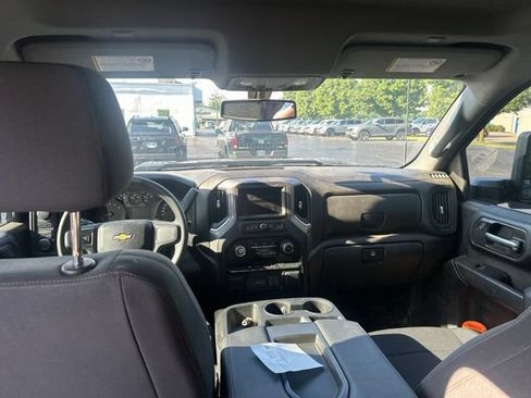 Used 2022 Chevrolet Silverado 2500 Custom AWD/4WD image 13