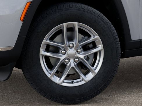 New 2025 Jeep Grand Cherokee L Laredo image 28