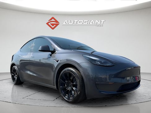 Used 2024 Tesla Model Y Long Range AWD/4WD image 12