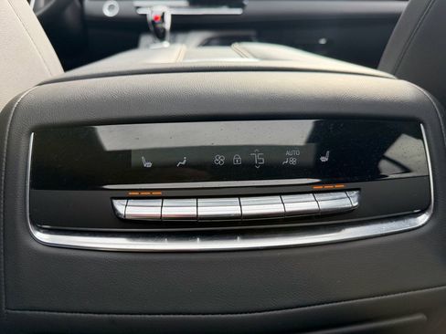 Used 2023 Cadillac Escalade Sport w/ LPO, ONYX Package image 22