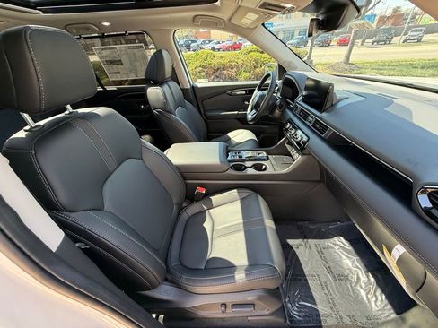 Used 2025 Honda Pilot Touring image 44
