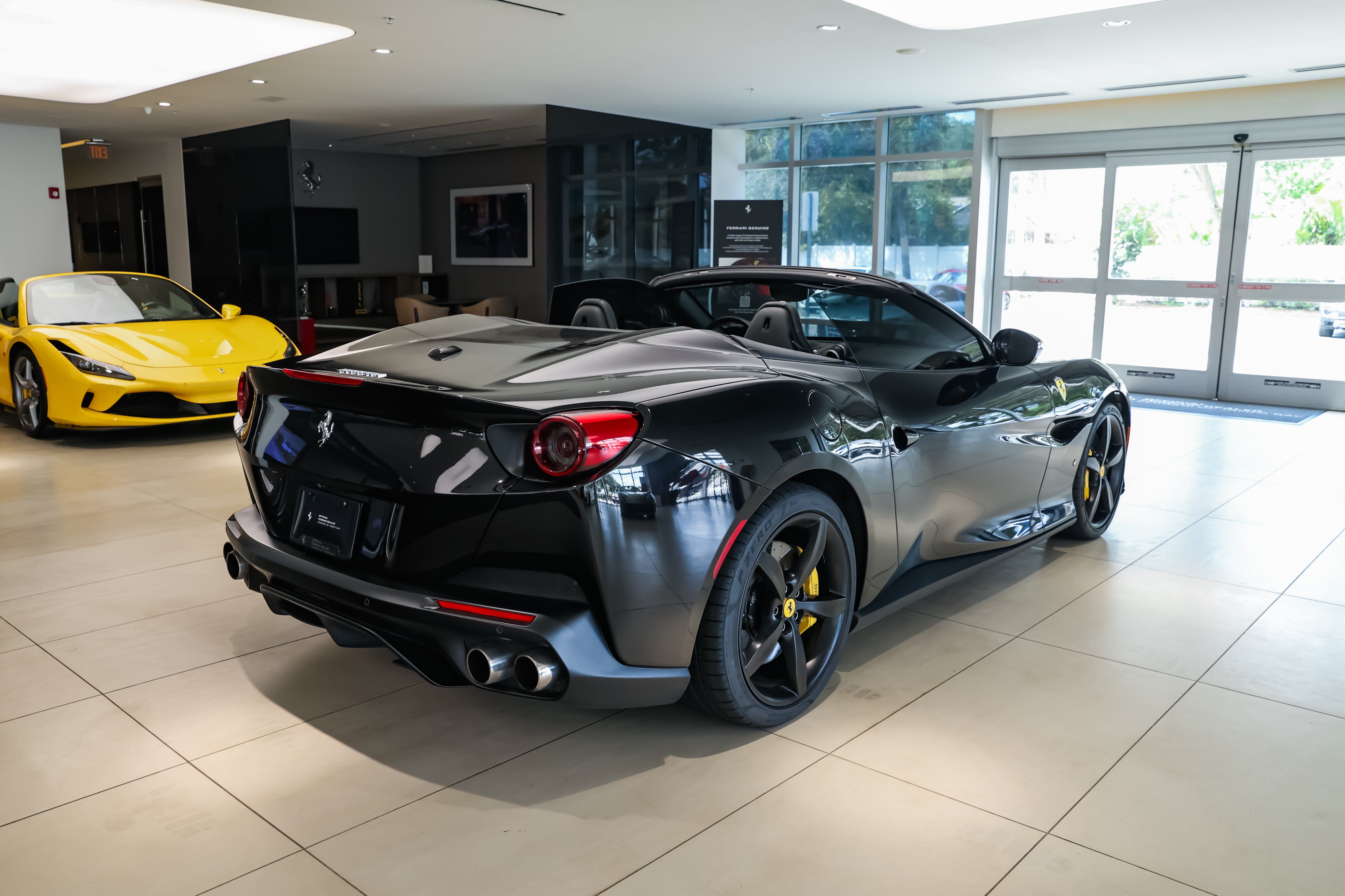 Used 2019 Ferrari Portofino RWD image 43