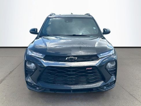 Used 2021 Chevrolet TrailBlazer RS w/ Technology Package FWD image 2