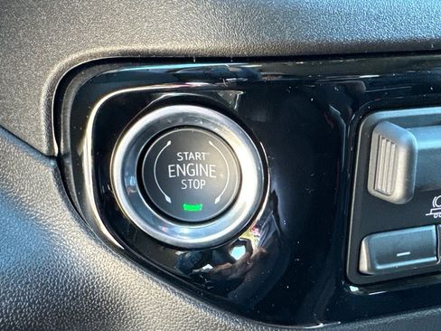 Used 2026 GMC Sierra 1500 SLT w/ SLT Premium Plus Package image 32