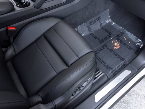Certified 2025 Porsche Cayenne AWD/4WD image 54