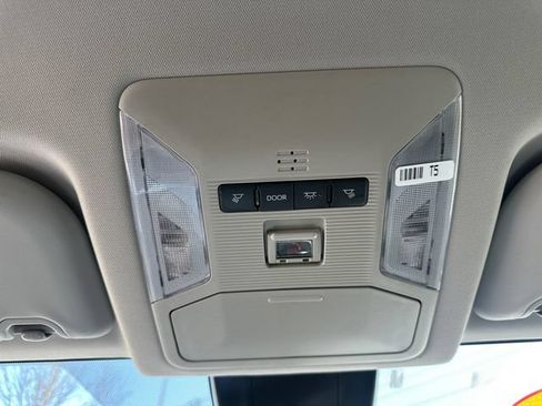 Used 2024 Toyota RAV4 LE AWD/4WD image 38