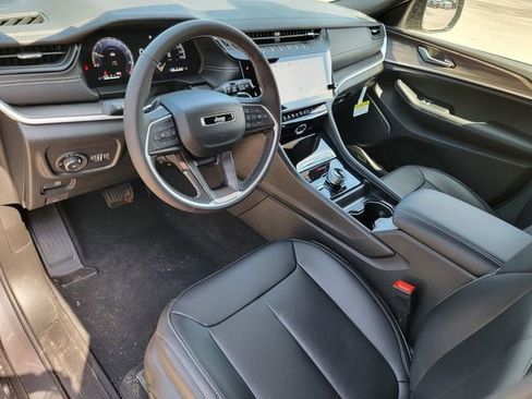 New 2026 Jeep Grand Cherokee L Limited AWD/4WD image 18