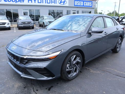 New 2026 Hyundai Elantra Limited FWD image 11