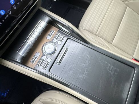 Used 2025 Lincoln Nautilus Reserve AWD/4WD image 70