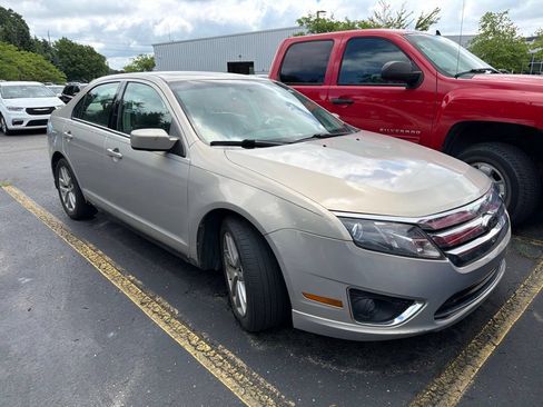Used 2010 Ford Fusion SEL FWD image 2
