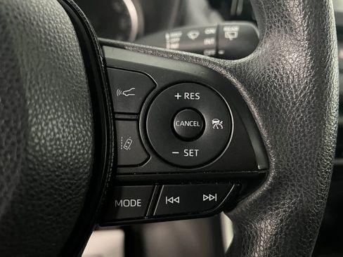 Used 2019 Toyota RAV4 LE image 12