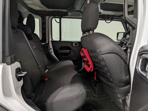 Used 2022 Jeep Wrangler Unlimited Rubicon image 16