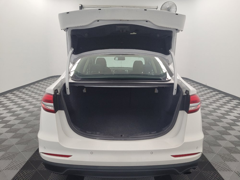 Used 2020 Ford Fusion SE FWD image 29