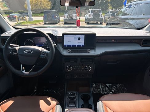 Used 2022 Ford Maverick Lariat w/ Lariat Luxury Package image 14