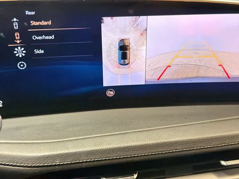 Used 2025 Cadillac XT4 Premium Luxury FWD image 18