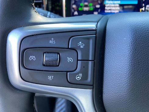 Used 2025 Chevrolet Silverado 2500 LT w/ Convenience Package image 17