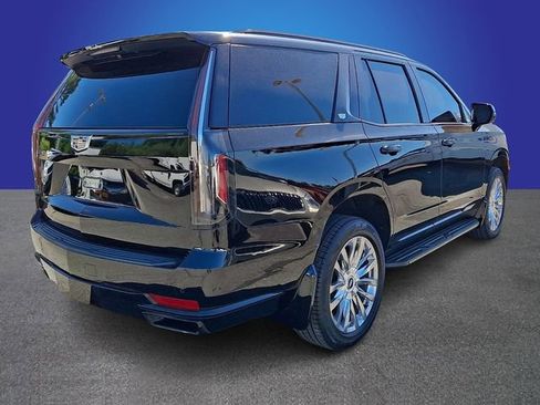 Used 2022 Cadillac Escalade Premium Luxury AWD/4WD image 4