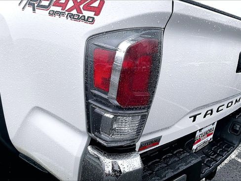 Used 2021 Toyota Tacoma TRD Off-Road image 27