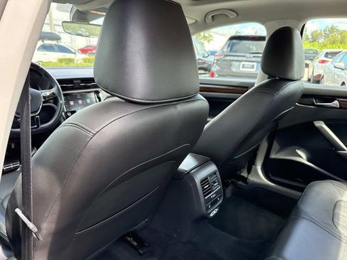 Used 2020 Volkswagen Passat 2.0T SEL image 14