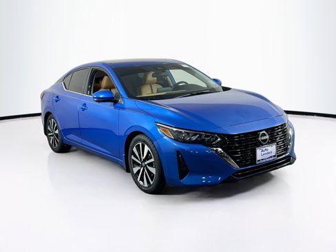 Used 2024 Nissan Sentra SV w/ SV Premium Package image 3