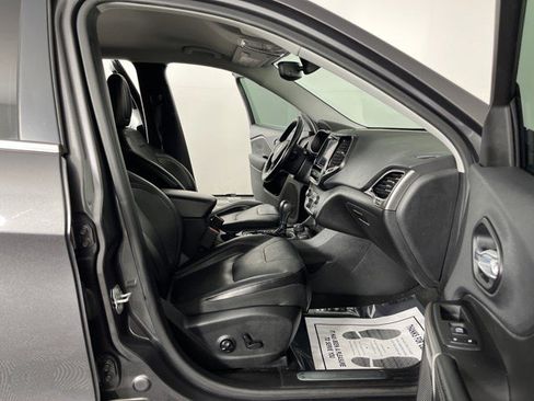 Used 2019 Jeep Cherokee Limited AWD/4WD image 38
